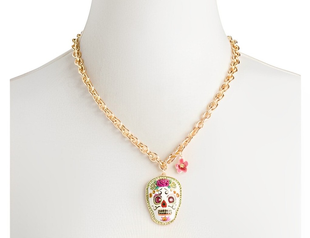 Skull-Pendant-Necklace